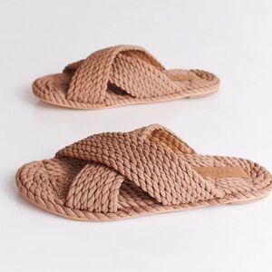 SALT + UMBER SARAYA - NATURAL SOLID SIZE 7